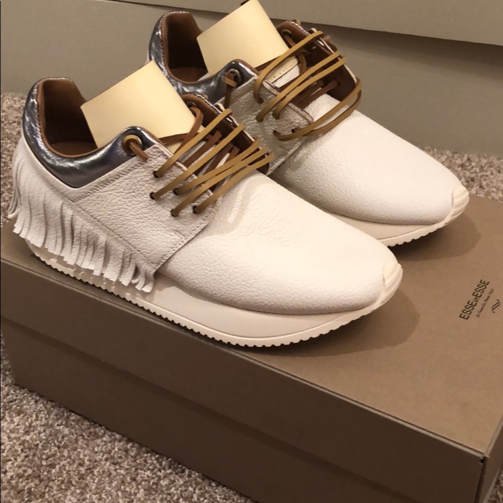 ESSEutESSE white & chrome fringe - new in box